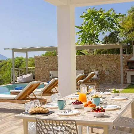 Villa 4 *
